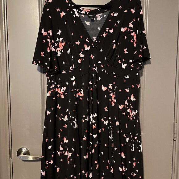 Torrid Butterfly Print V-Neck Flutter Sleeve Dress - Picture 2 of 5